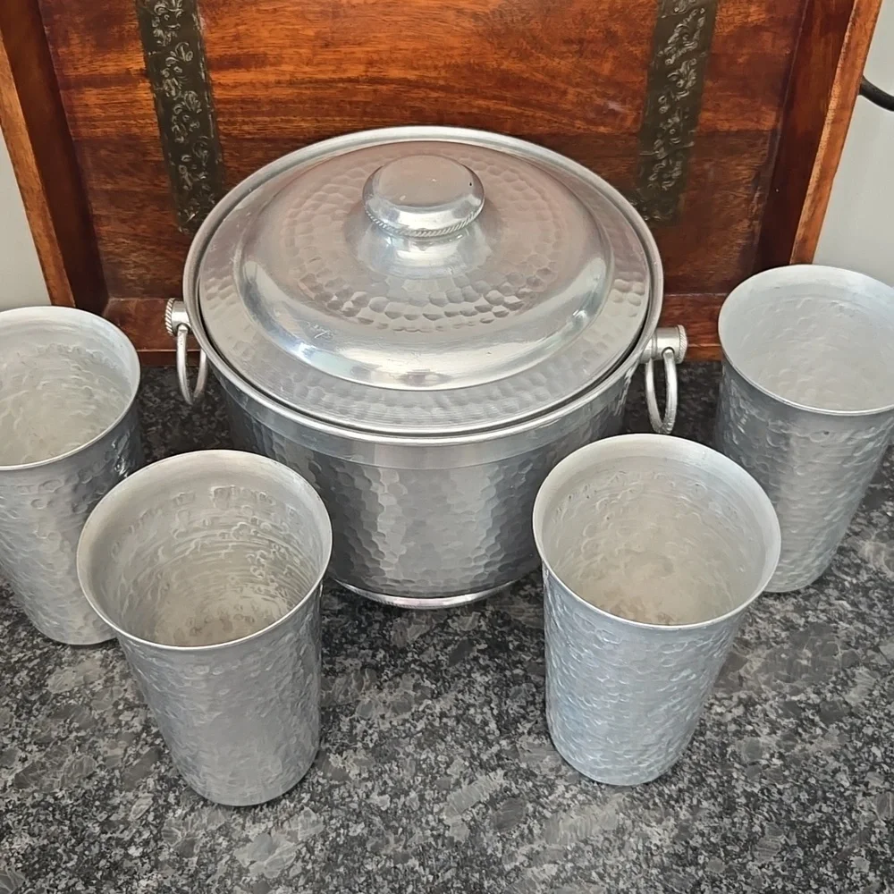Vintage aluminum ice